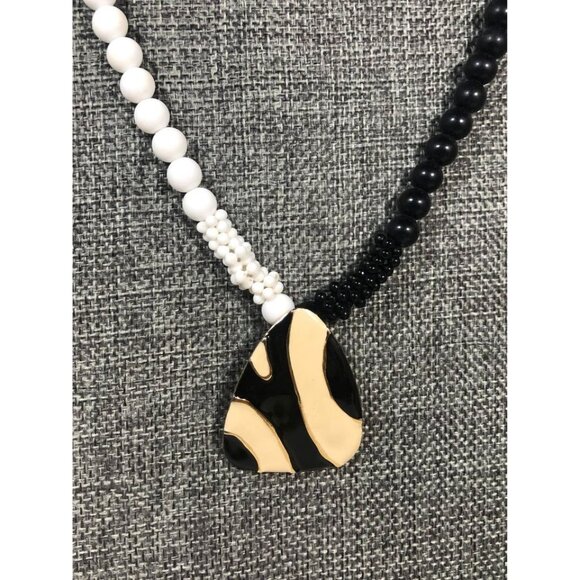 Vintage Black White Beaded Necklace Abstract Enamel Pendant Statement Jewelry - Picture 2 of 7